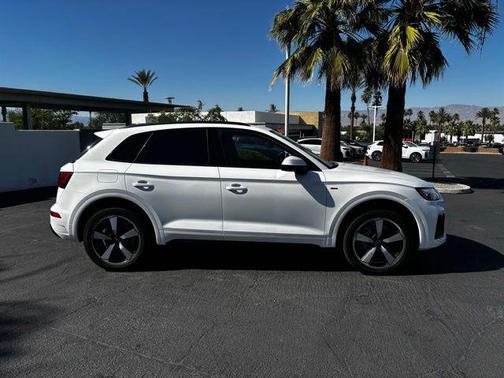 Ibis White 2023 Audi Q5 45 S line Premium Plus