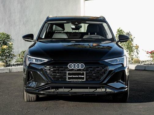 2024 Audi Q8 e-tron Prestige