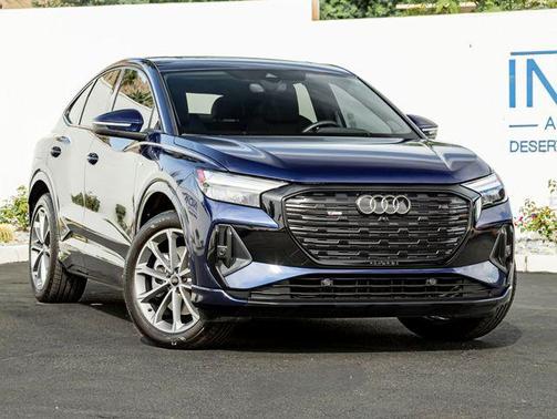 2022 Audi e-tron Premium Plus