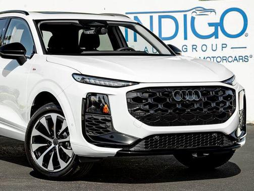 Glacier White Metallic 2026 Audi Q3 TFSI quattro S tronic