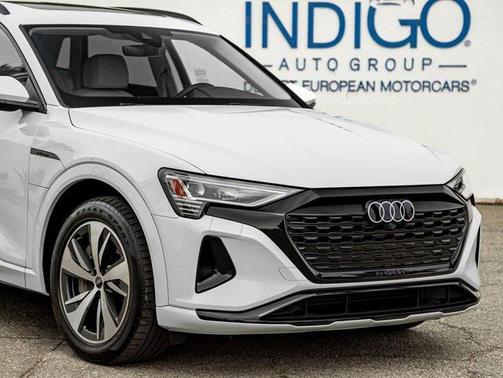 2024 Audi Q8 e-tron Premium