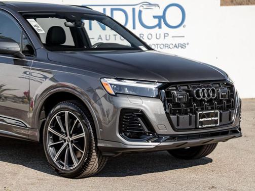 2025 Audi Q7 45 Premium Plus