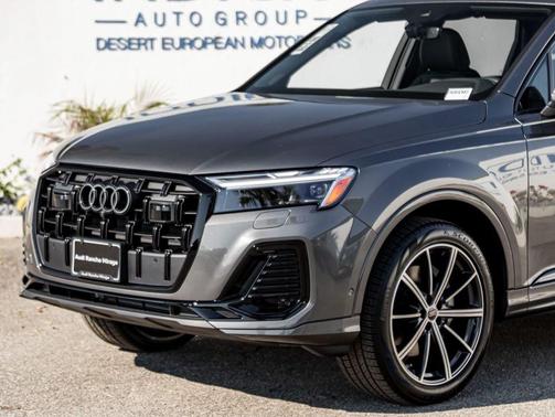 2025 Audi Q7 45 Premium Plus