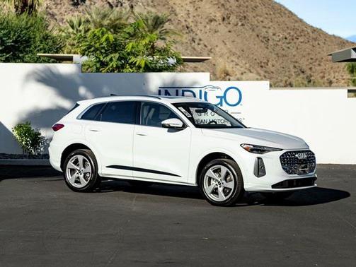 2025 Audi Q5 Premium Plus TFSI quattro S tronic