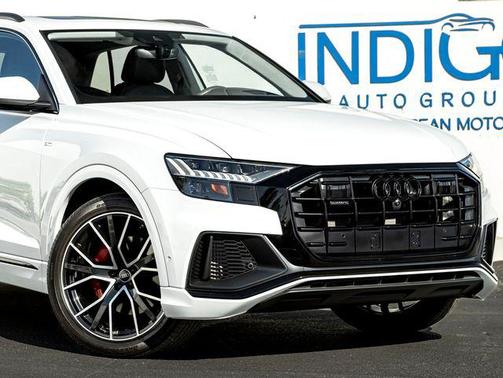 Glacier White Metallic 2023 Audi Q8 55 Prestige