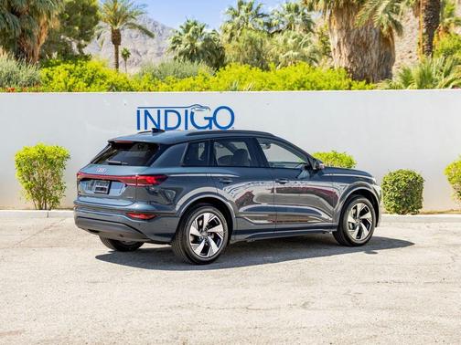 2025 Audi Q6 e-tron Premium Plus quattro