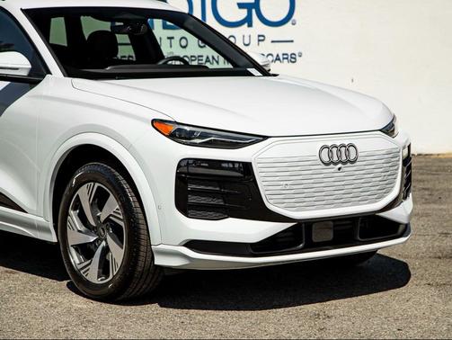 2025 Audi Q6 e-tron Premium quattro