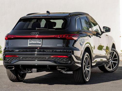 Mythos Black Metallic 2026 Audi Q5 Premium Plus TFSI quattro S tronic