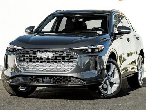 Tambora Gray Metallic 2025 Audi Q5 Premium Plus TFSI quattro S tronic