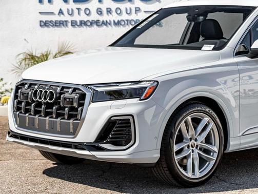 2025 Audi Q7 55 Premium Plus