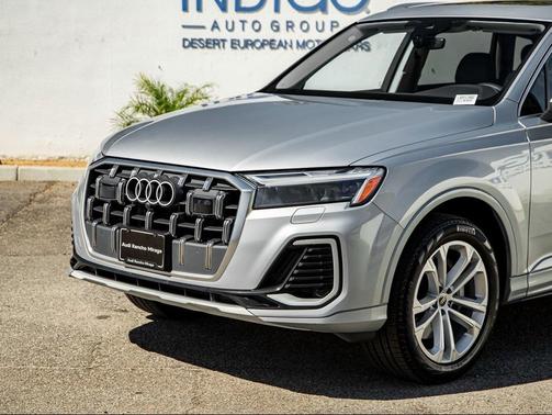 2025 Audi Q7 45 Premium