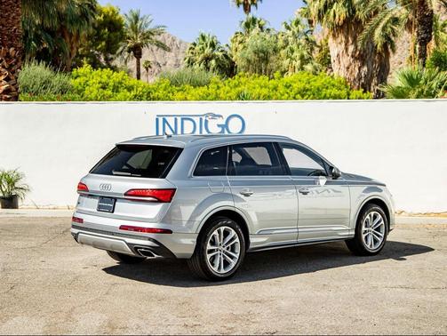 2025 Audi Q7 45 Premium