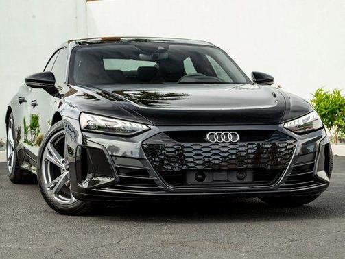 2023 Audi e-tron GT Premium Plus quattro