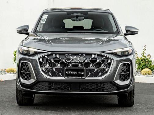 Daytona Gray Pearl Effect 2026 Audi Q5 Sportback Premium TFSI quattro S tronic
