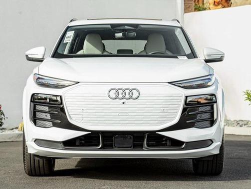 2025 Audi Q6 e-tron Premium Plus quattro