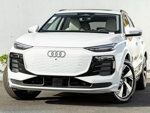 2025 Audi Q6 e-tron Premium Plus quattro