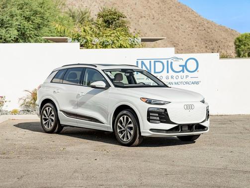 2025 Audi Q6 e-tron Premium quattro