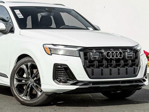 2026 Audi Q7 55 Premium Plus