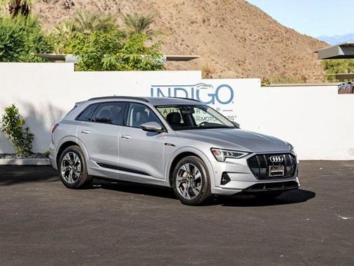 2022 Audi e-tron Premium