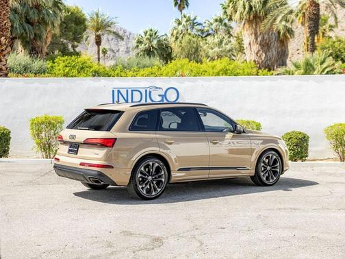 2025 Audi Q7 55 Prestige