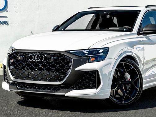 Carrara White 2026 Audi RS Q8 4.0T