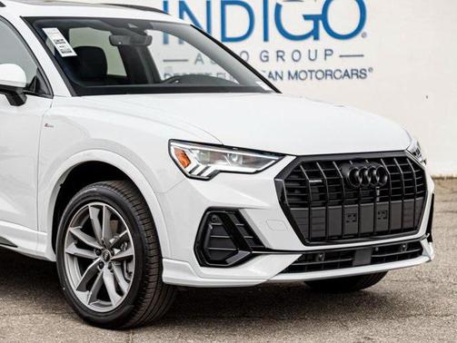 2025 Audi Q3 Premium 45 TFSI S line quattro Tiptronic