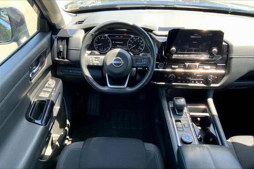 2022 Nissan Pathfinder SV 4WD