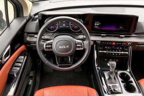 2022 Kia Carnival SX