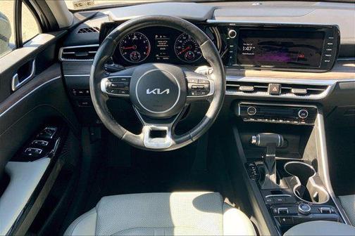 2022 Kia K5 EX