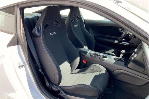 White 2017 Ford Mustang GT Premium