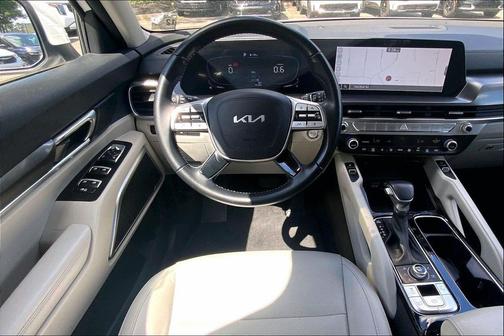 Glacial White Pearl 2023 Kia Telluride S