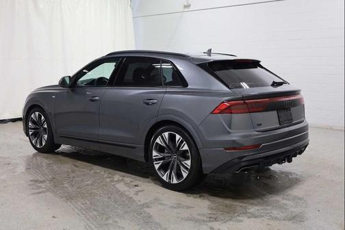 Daytona Gray Pearl Effect 2026 Audi Q8 55 Premium Plus
