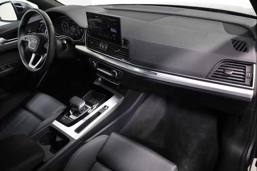 Daytona Gray Pearl Effect 2025 Audi Q5 45 S line Premium