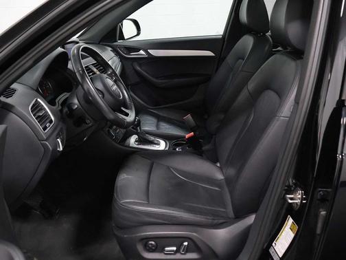 Black 2018 Audi Q3 2.0T Premium