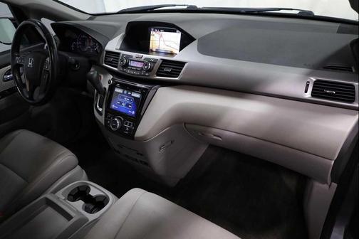 Lunar Silver Metallic 2016 Honda Odyssey Touring