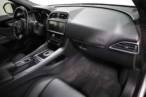 2019 Jaguar F-PACE 25t Premium