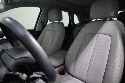 2022 Audi Q5 45 S line Premium Plus