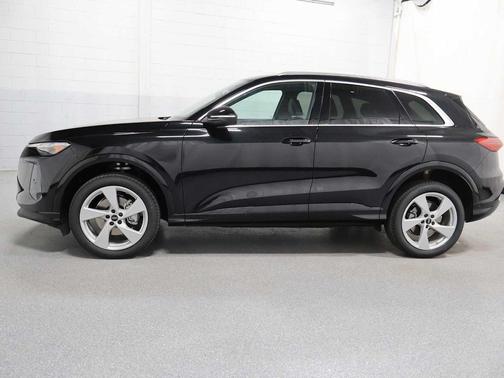 Mythos Black Metallic 2026 Audi Q5 Premium Plus TFSI quattro S tronic
