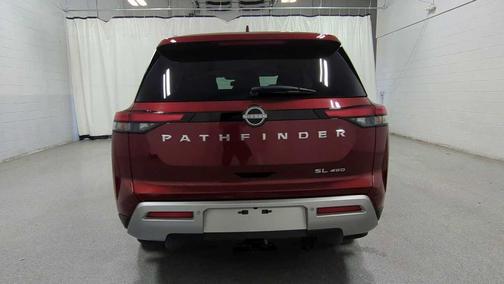 2022 Nissan Pathfinder SL 4WD