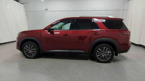 2022 Nissan Pathfinder SL 4WD
