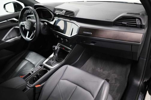 2024 Audi Q3 Premium 45 TFSI S line quattro Tiptronic