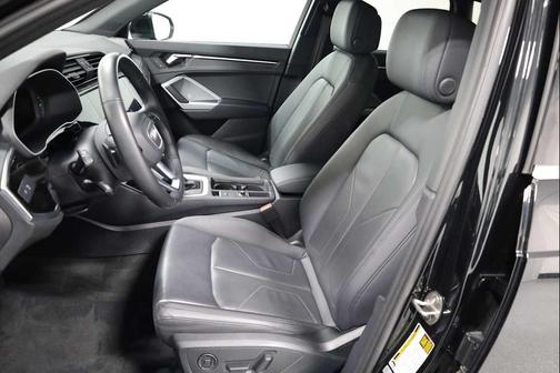 2024 Audi Q3 Premium 45 TFSI S line quattro Tiptronic