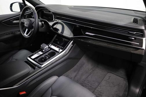 2025 Audi Q7 55 Prestige