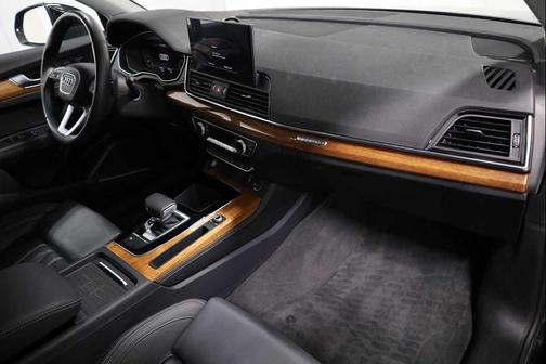 2023 Audi Q5 45 S line Prestige