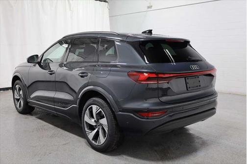 2025 Audi Q6 e-tron Premium Plus quattro