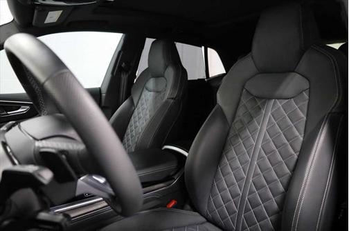 2023 Audi SQ8 4.0T Premium Plus