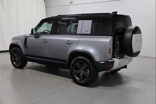 2020 Land Rover Defender 110 SE