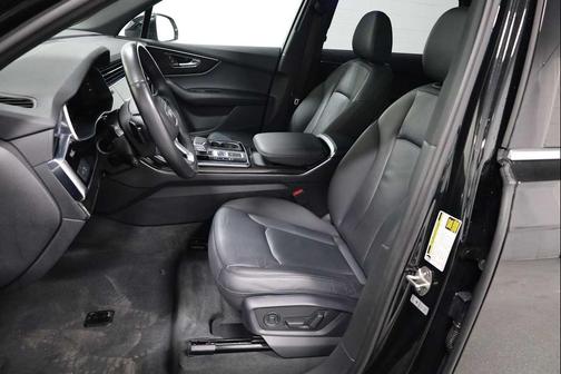 2022 Audi Q7 45 Premium