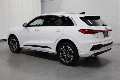 2025 Audi Q5 Premium TFSI quattro S tronic