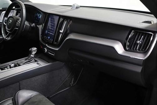 2018 Volvo XC60 T6 R-Design
